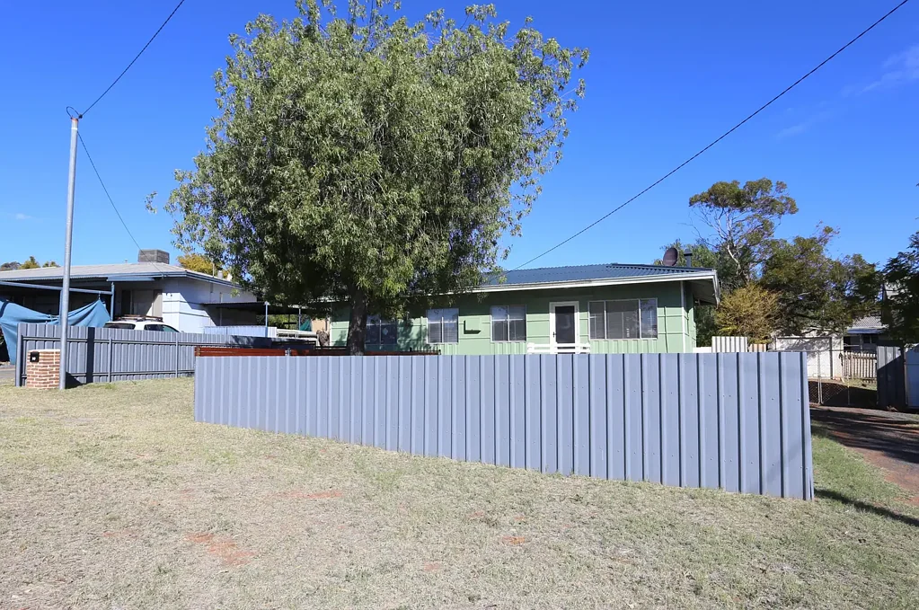 Kambalda East 3房  Freshly Updated Family Home in a Convenient Location