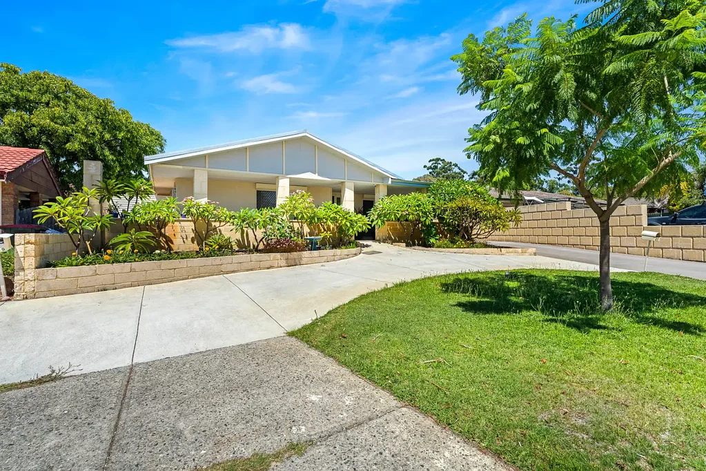 21 Peppermint Crescent, Ballajura, WA 6066