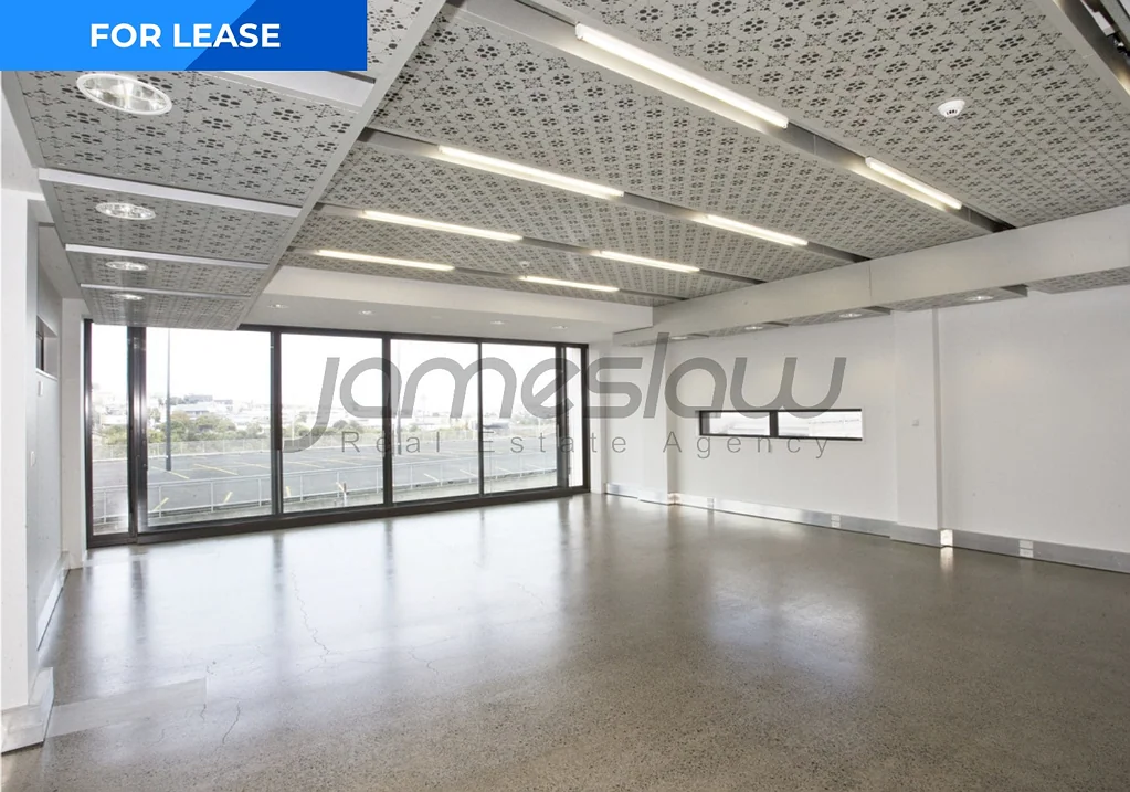 Auckland Central Iconic Ironbank office