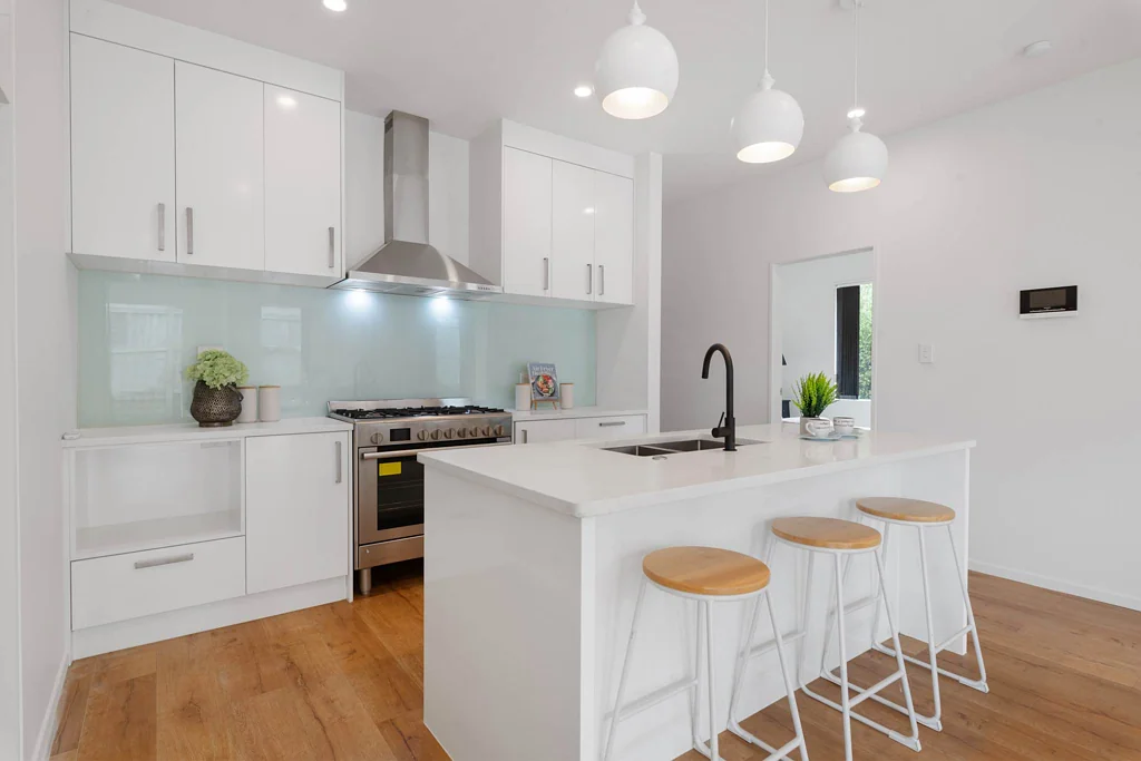 Pukekohe 4침실 Urgent Sale - Presenting all offers.