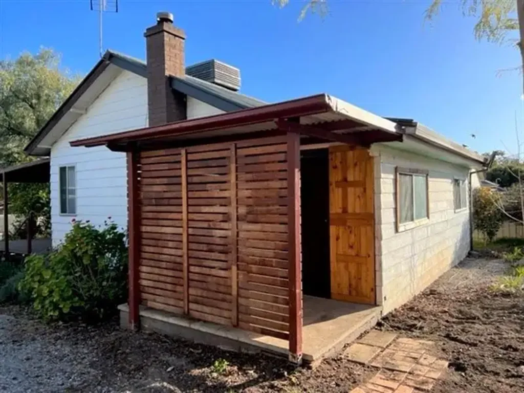 Lovely Cottage Home in Kootingal.
