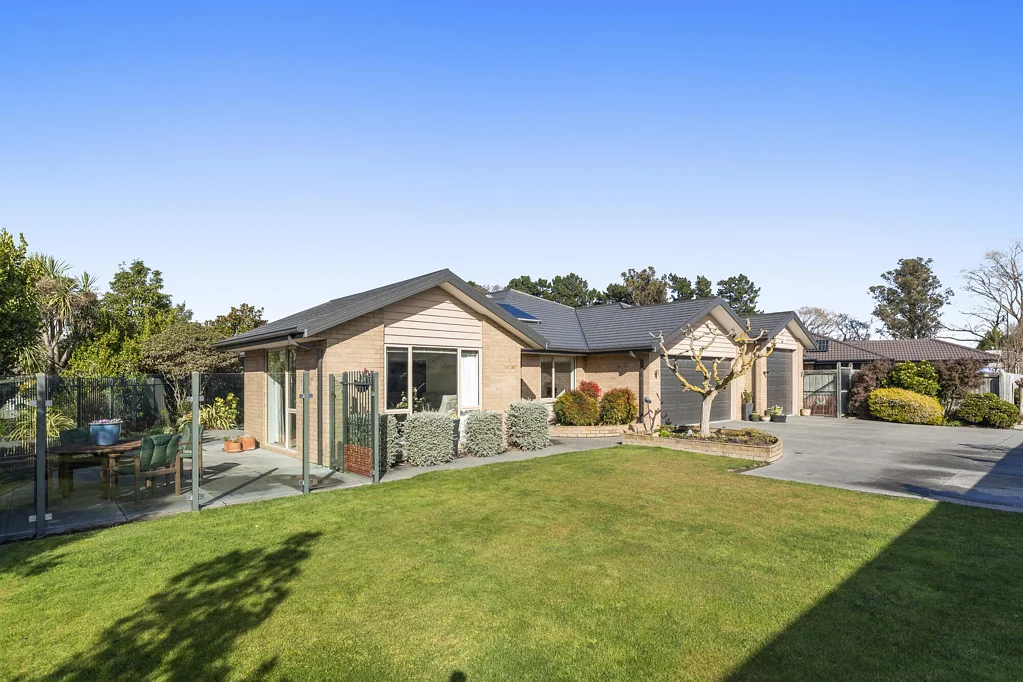 Hillmorton 3房  Triple garage, family space, timeless quality