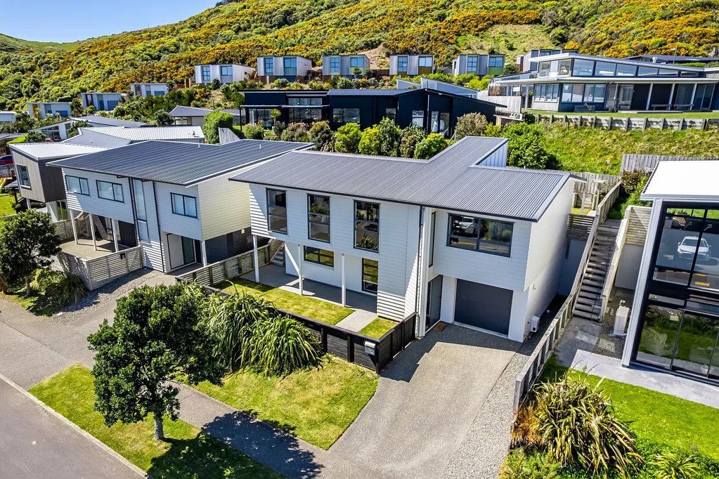 Newlands 3 Bedroom SUNNY, SPACIOUS, MODERN LIVING