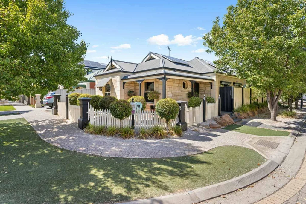 4 Newland Way, Mawson Lakes, SA 5095