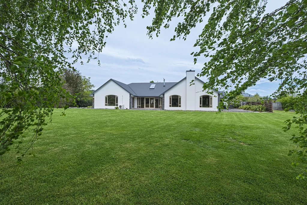 Hanmer Springs 4 Slaapkamer Over 400sqm Floor Area!!