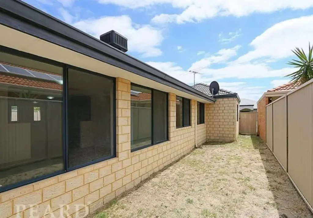 Comfort & Luxury: 4BR, Theatre, Spacious Kitchen