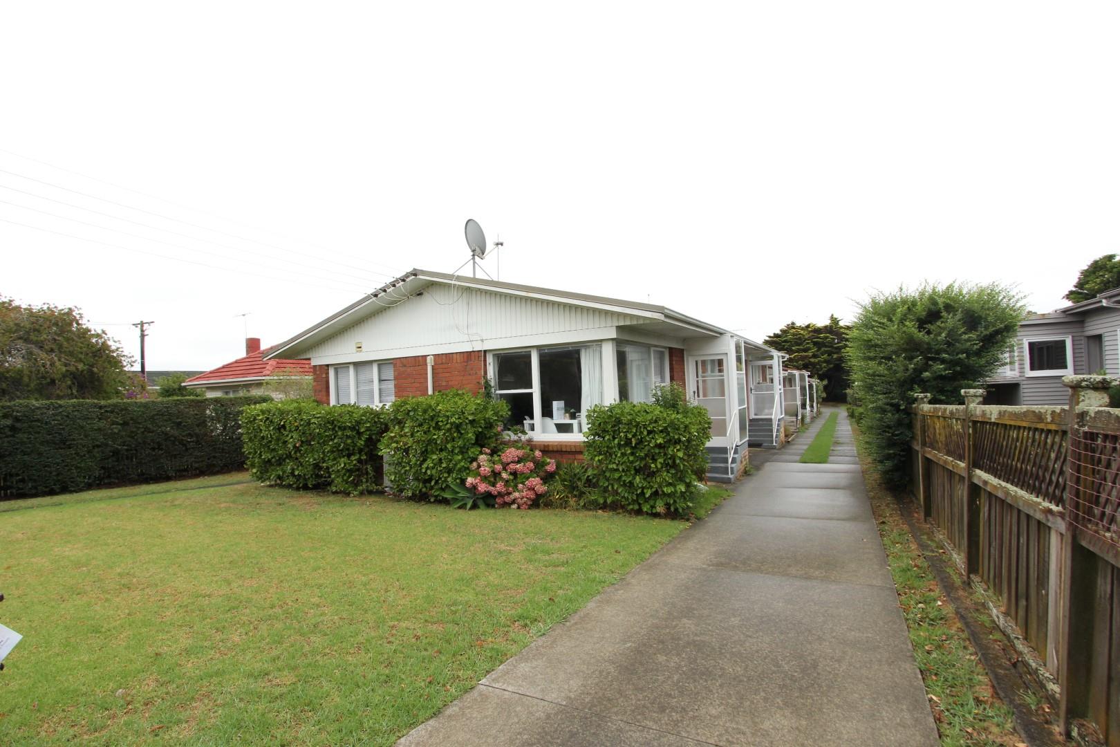 3/43 Shakespeare Road, Milford, Auckland - North Shore, 2 phòng ngủ, 1 phòng tắm