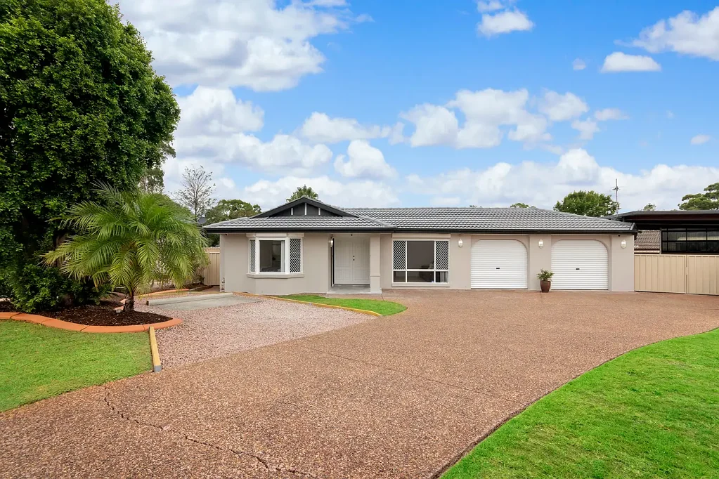 18 Barlow Close, Thornton, NSW 2322
