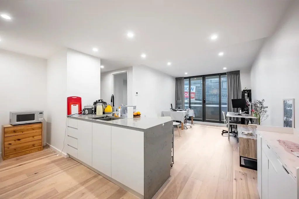 Fully Furnished 1 Bedroom Apartment Opposite Canberra Centre – Ultimate Convenience & City Living