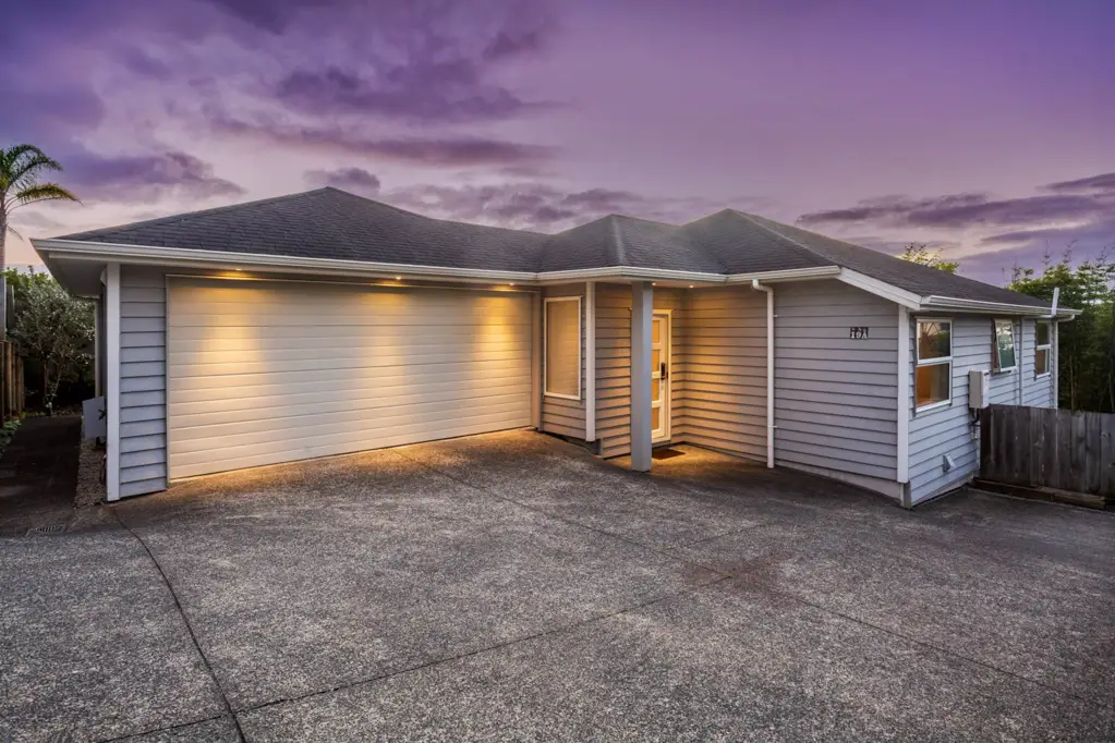 Pinehill 5房  Stylish Family Living in Central Pinehill