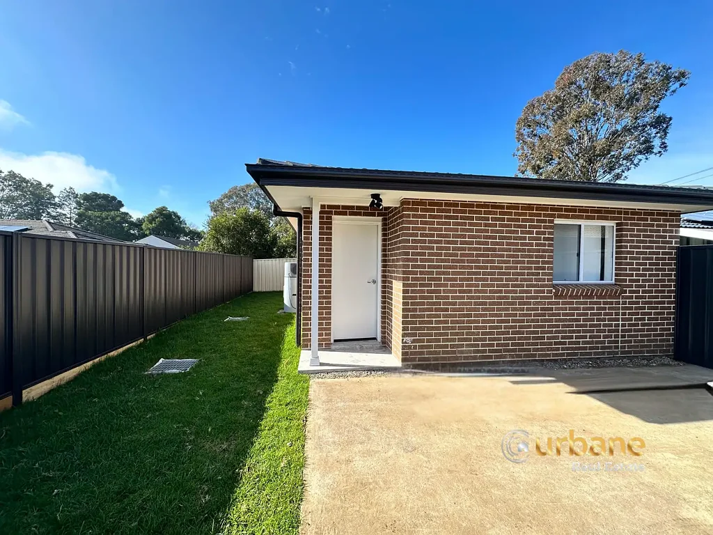 Modern 2 Bedroom Granny Flat with Private Yard