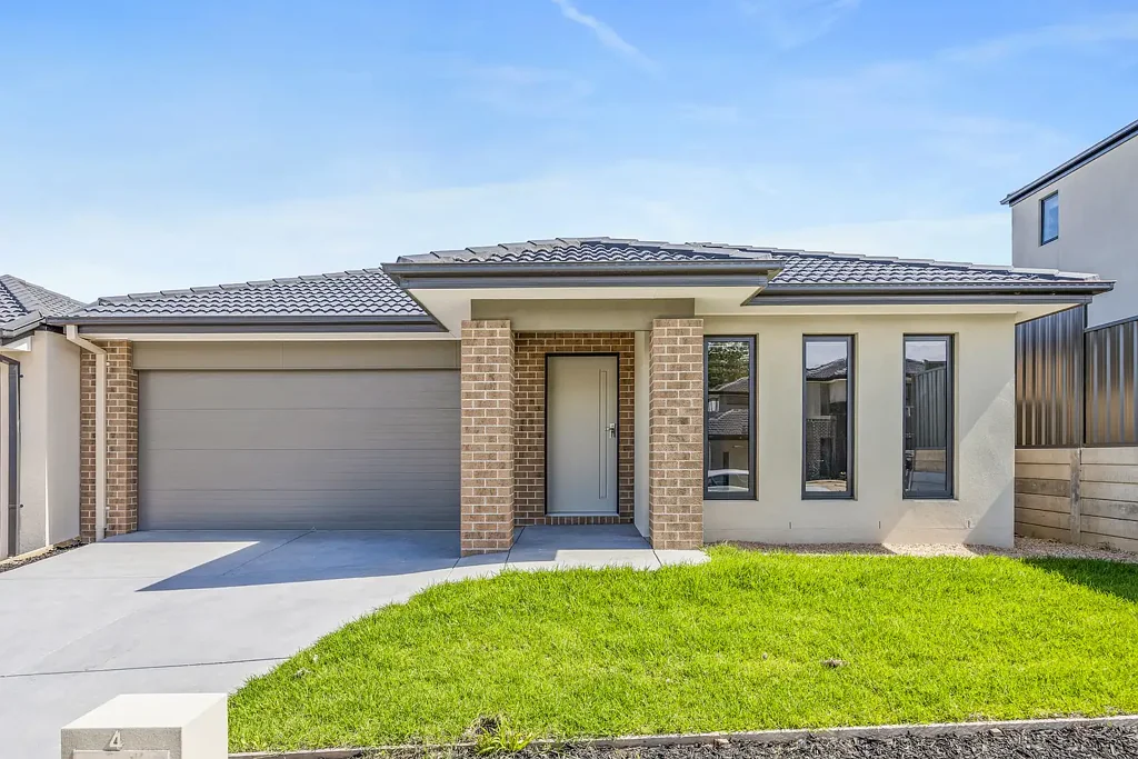 Brand New 4 Bedroom Home — 4 Tomatina Way, Berwick VIC 3806