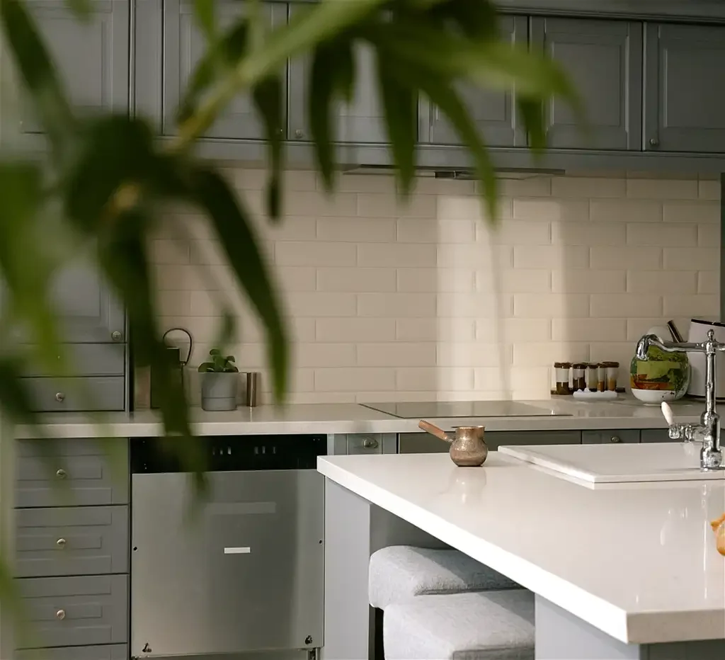 Tingalpa 5कमरा Tantalizing Two-storey in highly sought-after Tingalpa - terrifically priced!