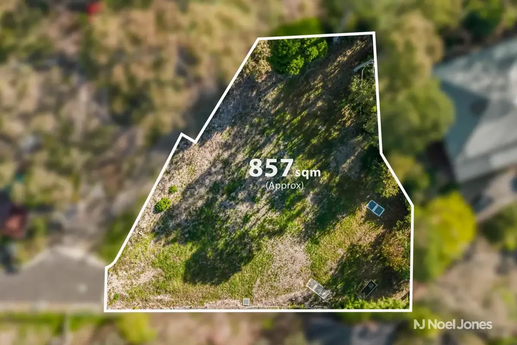 Lilydale 雅拉山景壮丽 857平米阔地 宁静原生环绕 现代便利生活 步行醇熟配套 Build your dream with stunning scenery.