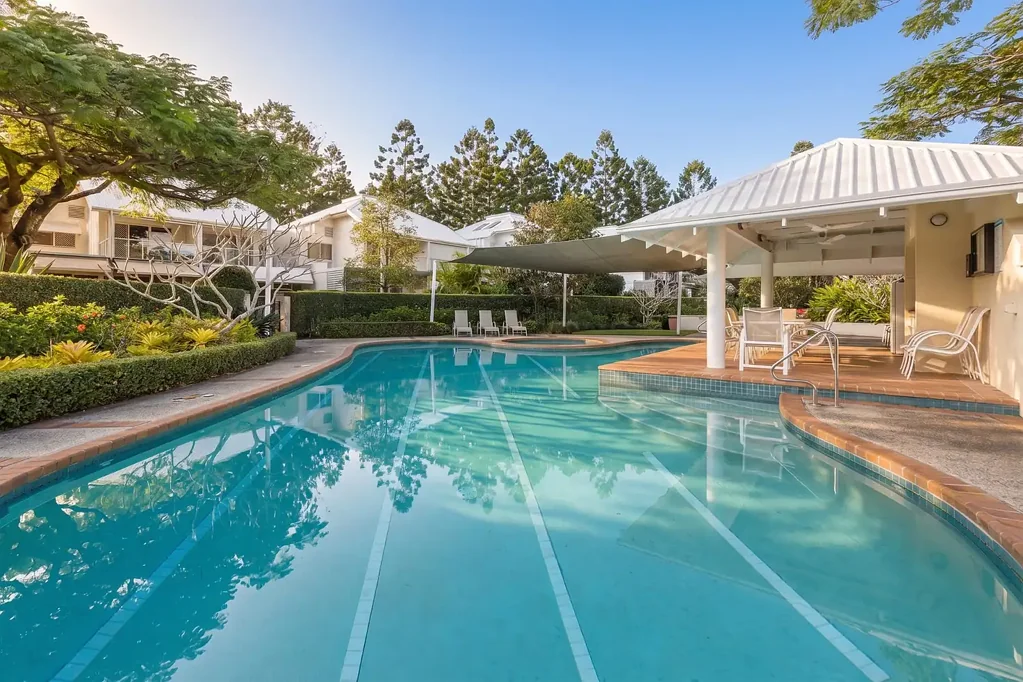Benowa 2房  Luxury Golf Course Residence | Tranquil - Spacious | 2 Main Suites