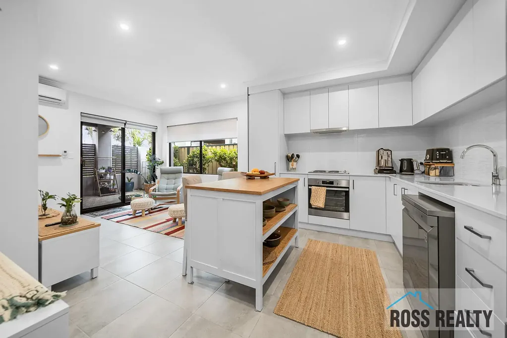 1/381 Daly Street, Cloverdale, WA 6105
