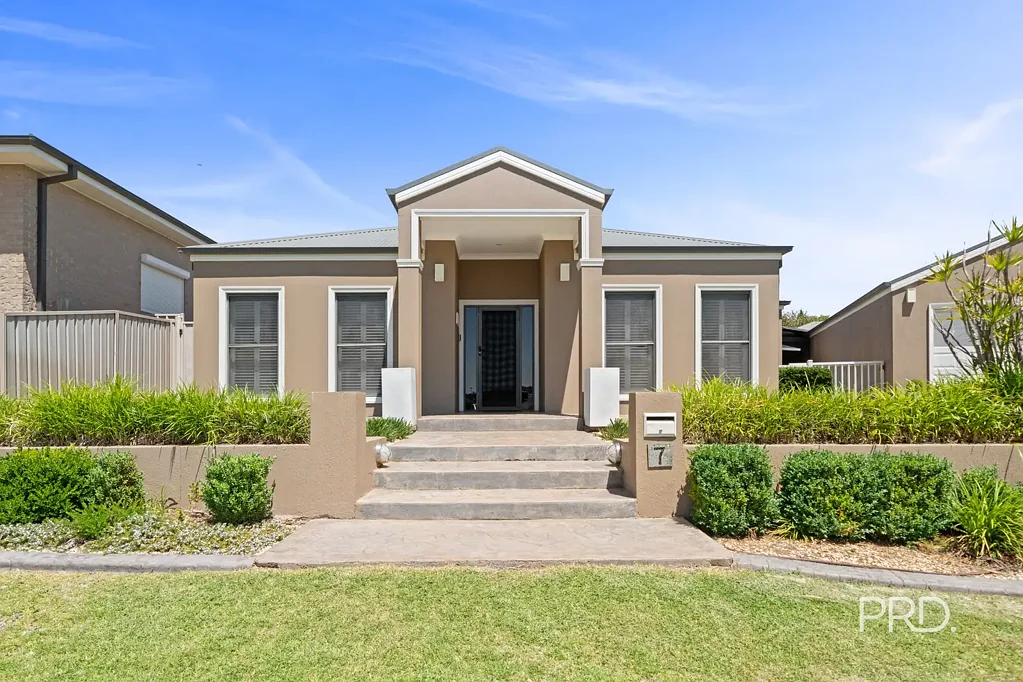 7 Fisher Place, Lloyd, NSW 2650