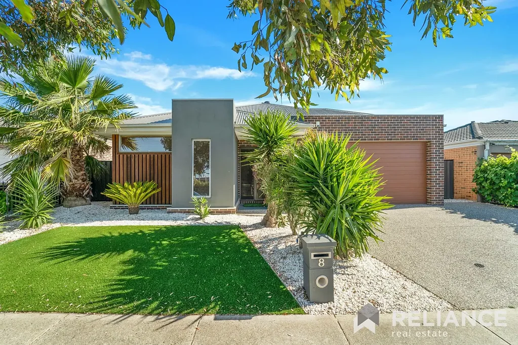 Picture Perfect Family Home in Fantastic Location!