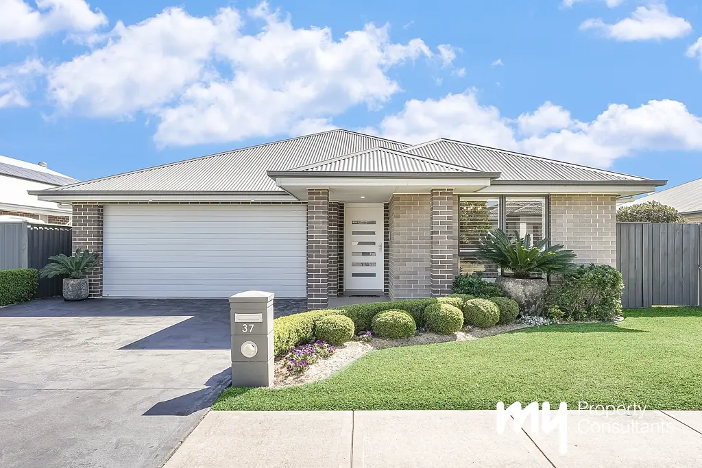 37 Asimus Circuit, Elderslie, NSW 2570