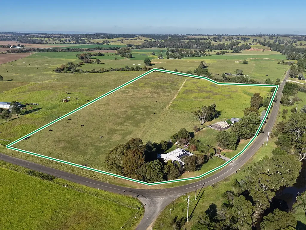 Iguana Creek 4房  A Place to Breathe, Grow & Belong – Over 20 Acres of Rural Charm