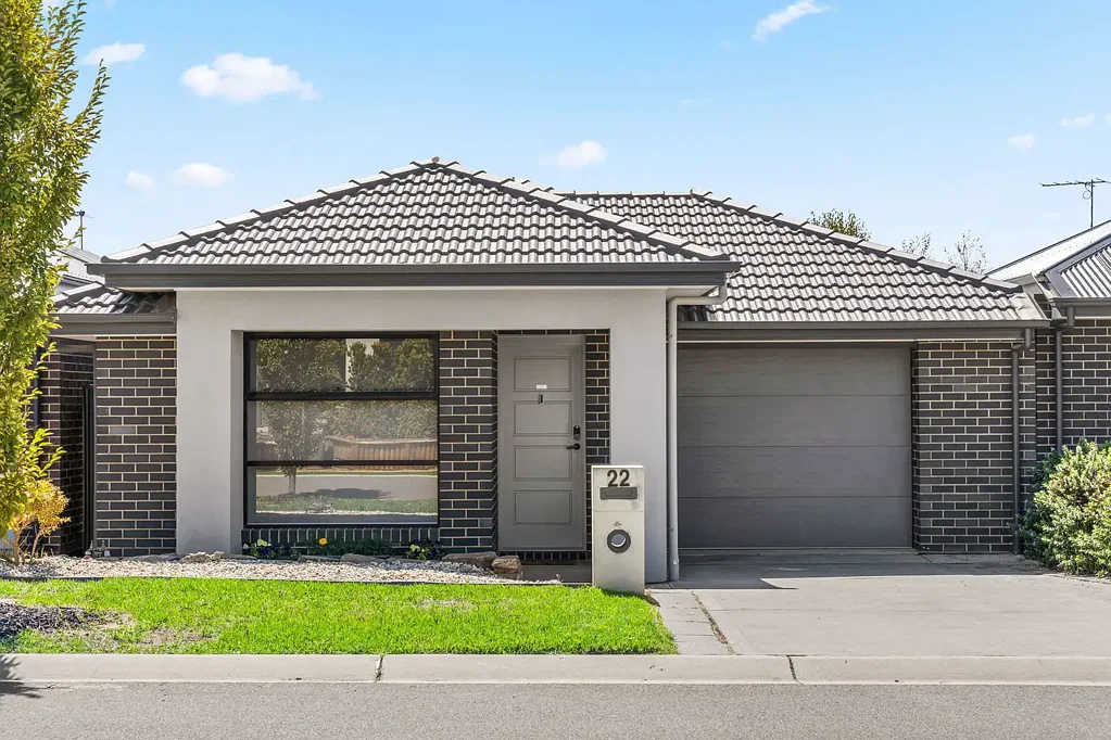 Modern Low-Maintenance Living in the Heart of Mount Barker