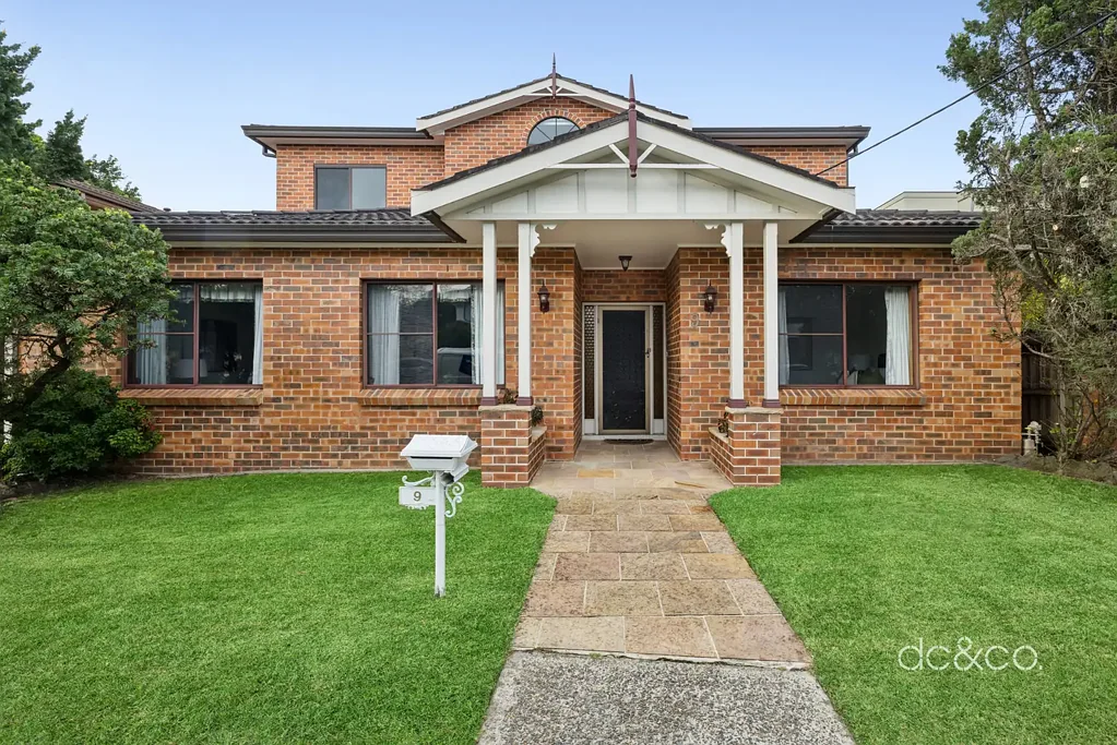Concord 5침실 Spacious family home on 474sqm with pool and park views