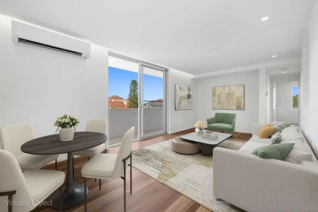 Brand New Light Filled Beachside Apartment with Lock Up Garage