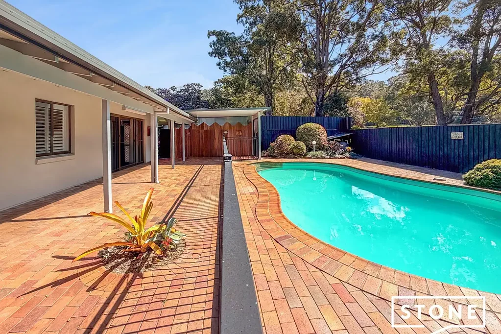 Spacious Semi-Rural Retreat with Pool & Entertaining