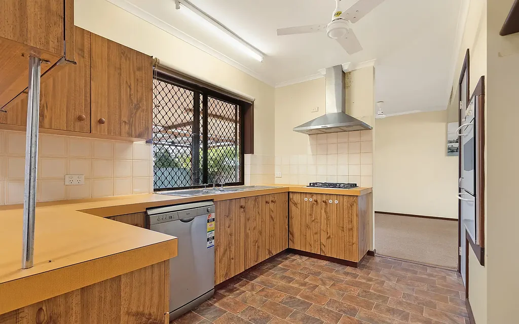 Low-Maintenance 4x2 in Convenient Location
