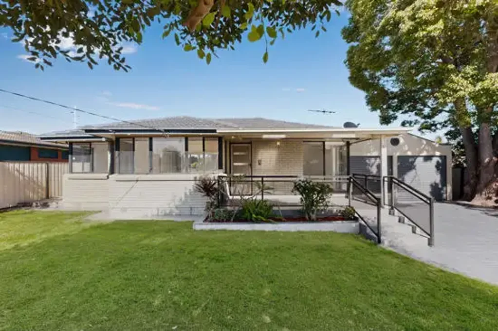 Dharruk 3Zimmer Beautiful Home with Granny Potential (STCA)
