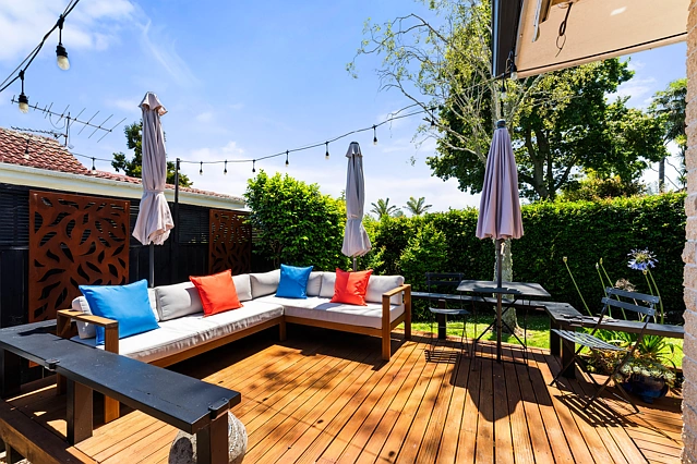 12B Rossmore Terrace, Murrays Bay, North Shore City