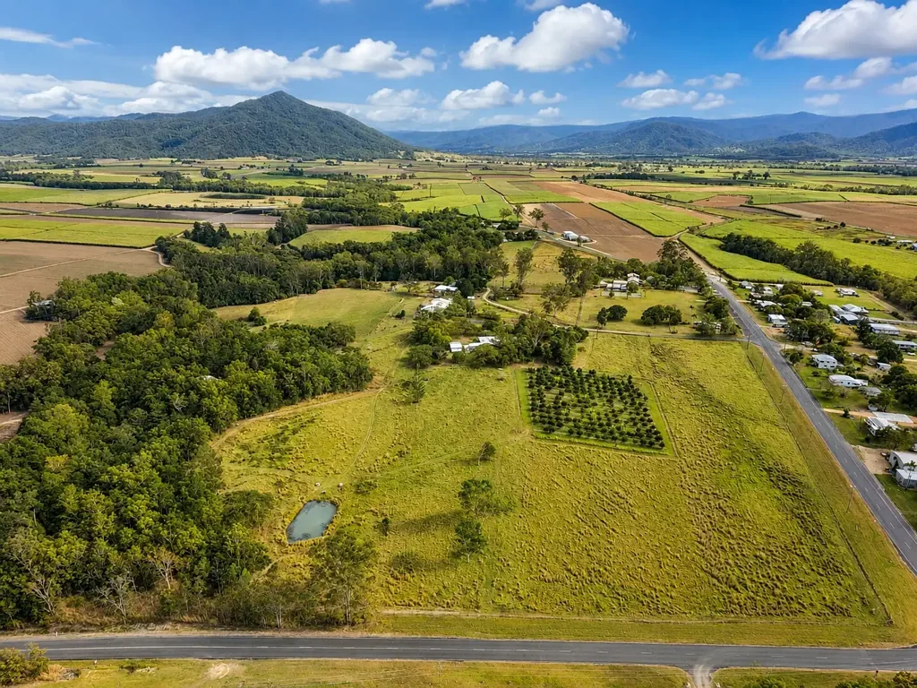 Pinnacle A Rare Slice of Pioneer Valley Paradise