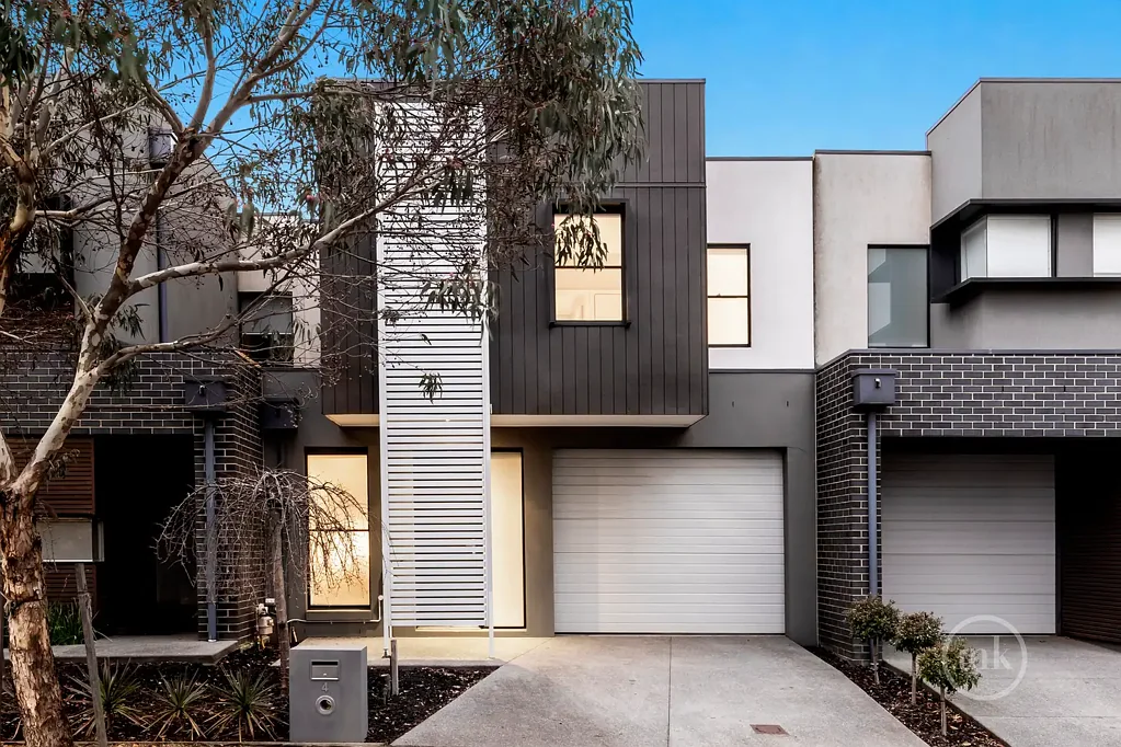 4 Sun Orchid Circuit, St Helena, VIC 3088