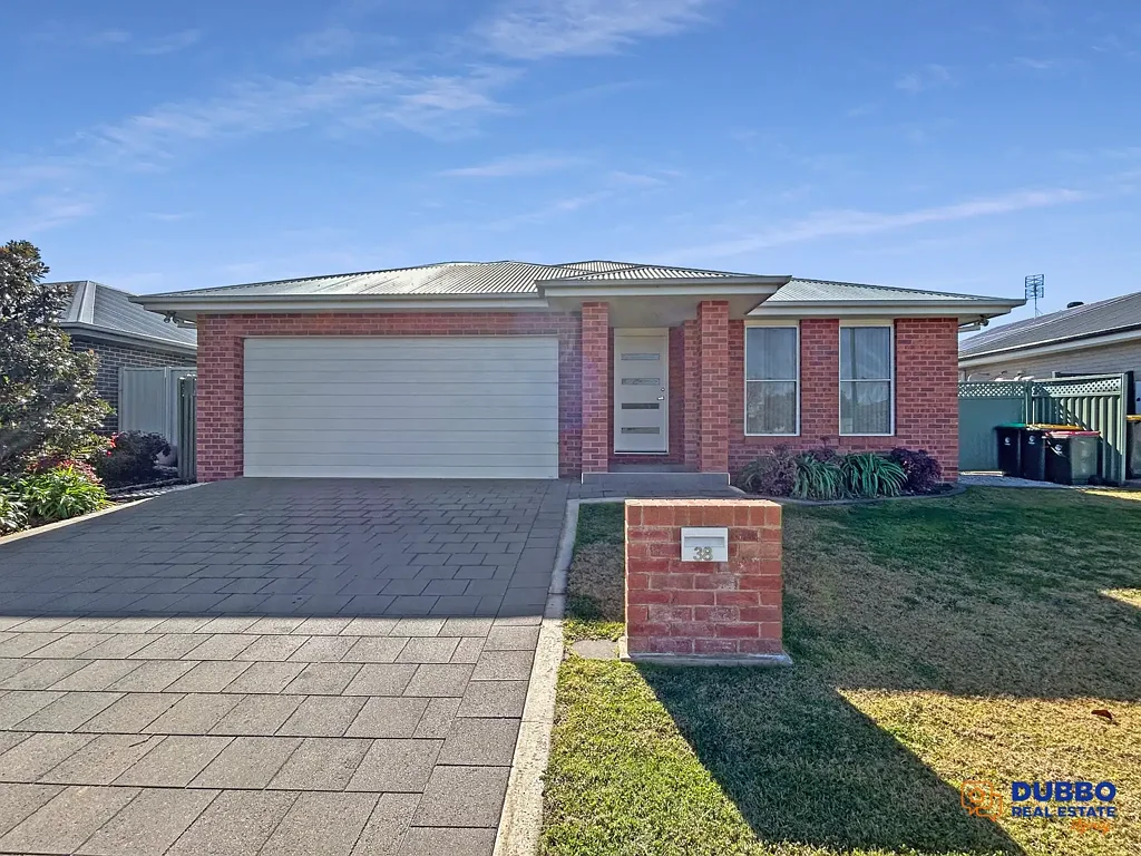 Dubbo 4 Bedroom Modern Comfort in Southlakes Estate