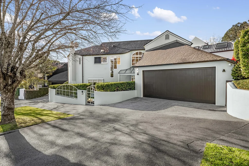 Remuera 3ਬੈੱਡਰੂਮ Parisian courtyard. Architect designed.