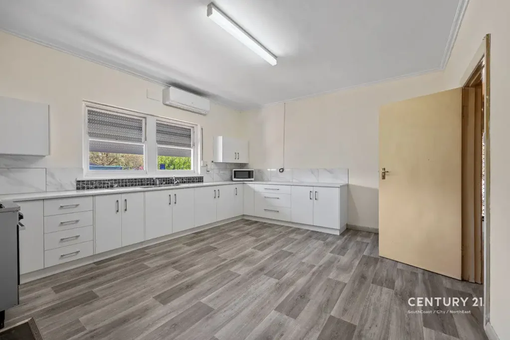Penrice 3침실 Charming 3-Bedroom Home on a Spacious 2,049sqm