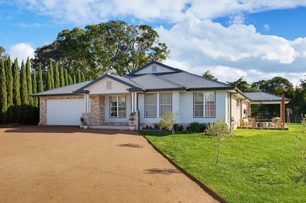 Goulburn 4chambre Impressive Family Home Offering Space, Flexibility and Lifestyle