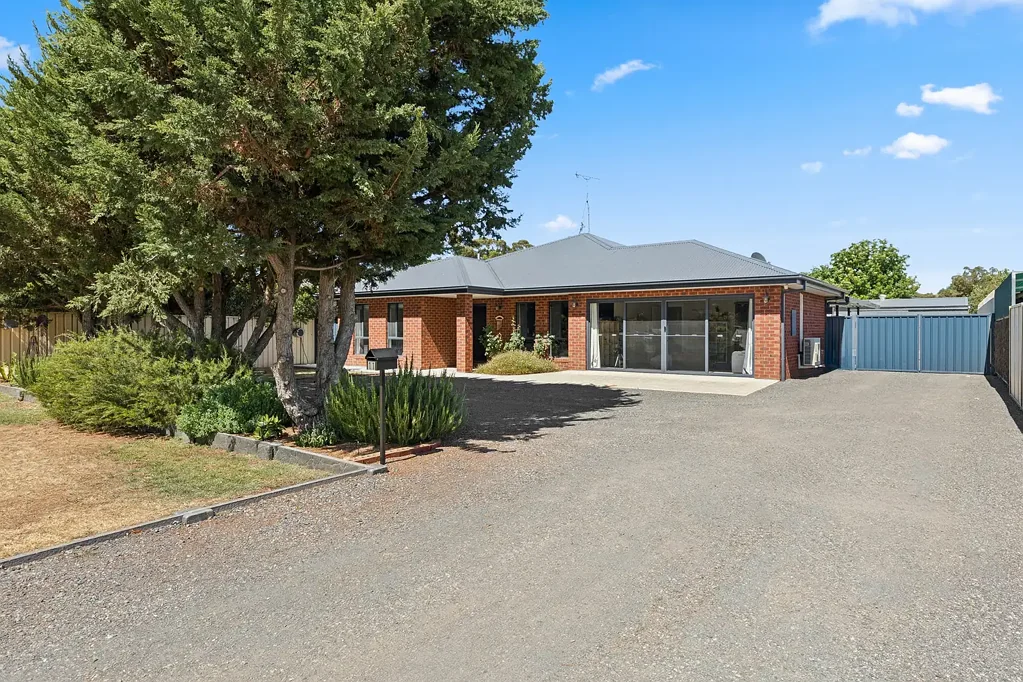 11 Scobie St S, Avenel, VIC 3664