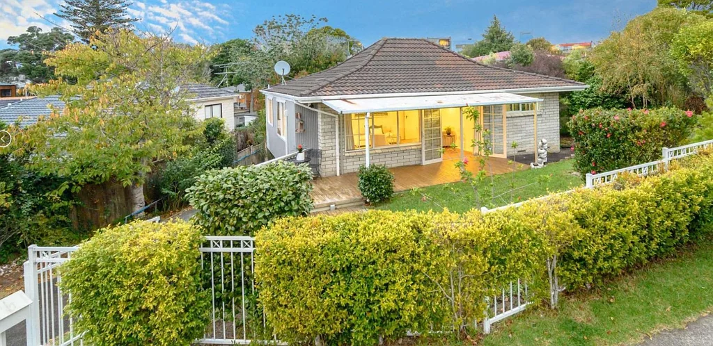 Lovely 2 bedrooms in the heart of of Howick Village