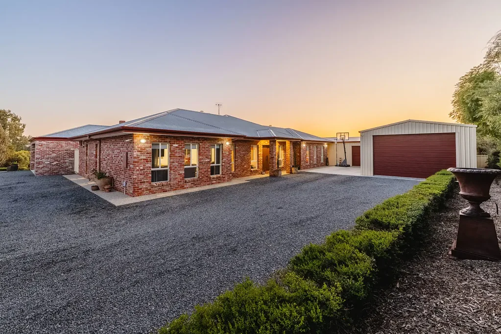Robinvale 4ਬੈੱਡਰੂਮ YOUR DREAM ACREAGE LIFESTYLE AWAITS
