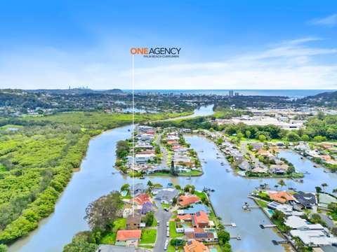 Currumbin Waters 3 Bedroom Amazing Main Creek Opportunity !!