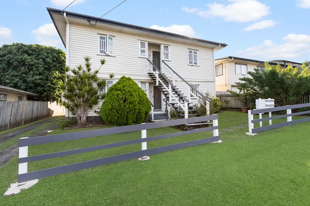 Clontarf 8 Bedroom A Rare High-Yield Bayside Investment