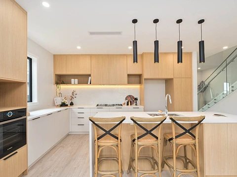 Milldale 4房  Affordable Two-Level Family Home