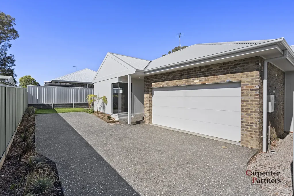8A Albert Avenue, Thirlmere, NSW 2572