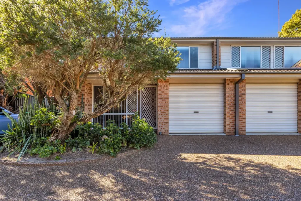 Charlestown 2chambre Stylish, Low-Maintenance Townhouse in Ultra Convenient Location