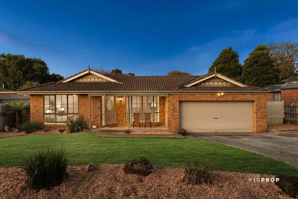Ferntree Gully 3कमरा Spacious Family Living on 848 m2 (Approx.)