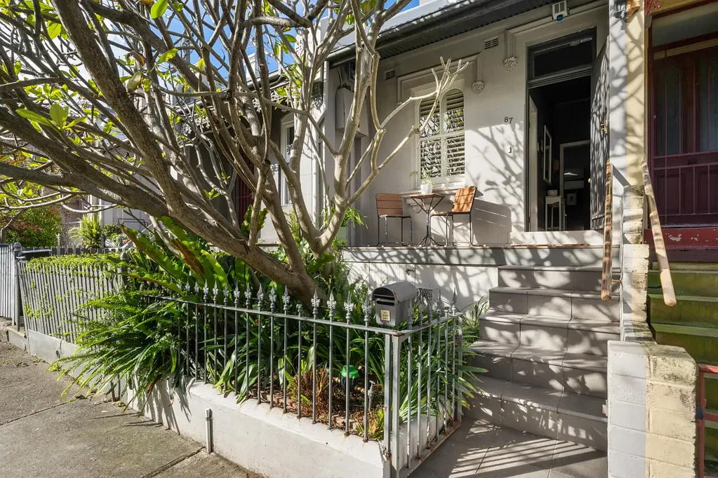 Annandale 2Kwarto Graceful Two-storey Victorian Terrace