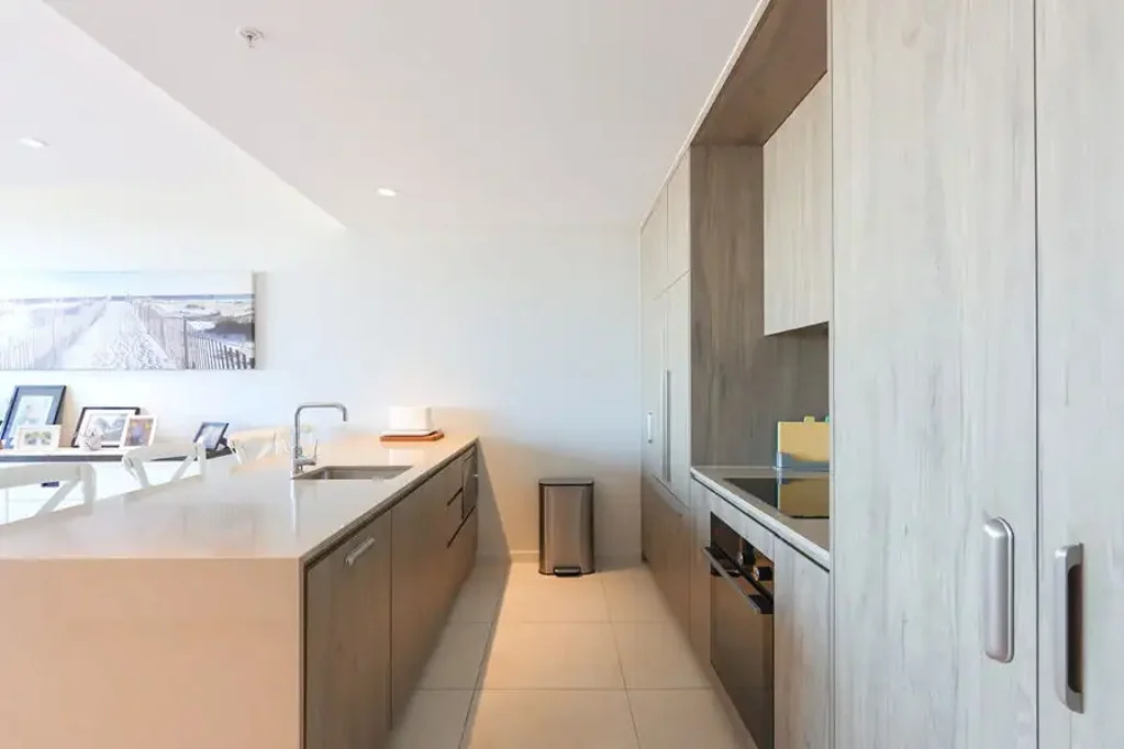 LUXURIOUS FURNISHED ONE BEDROOM CODA APARTMENT