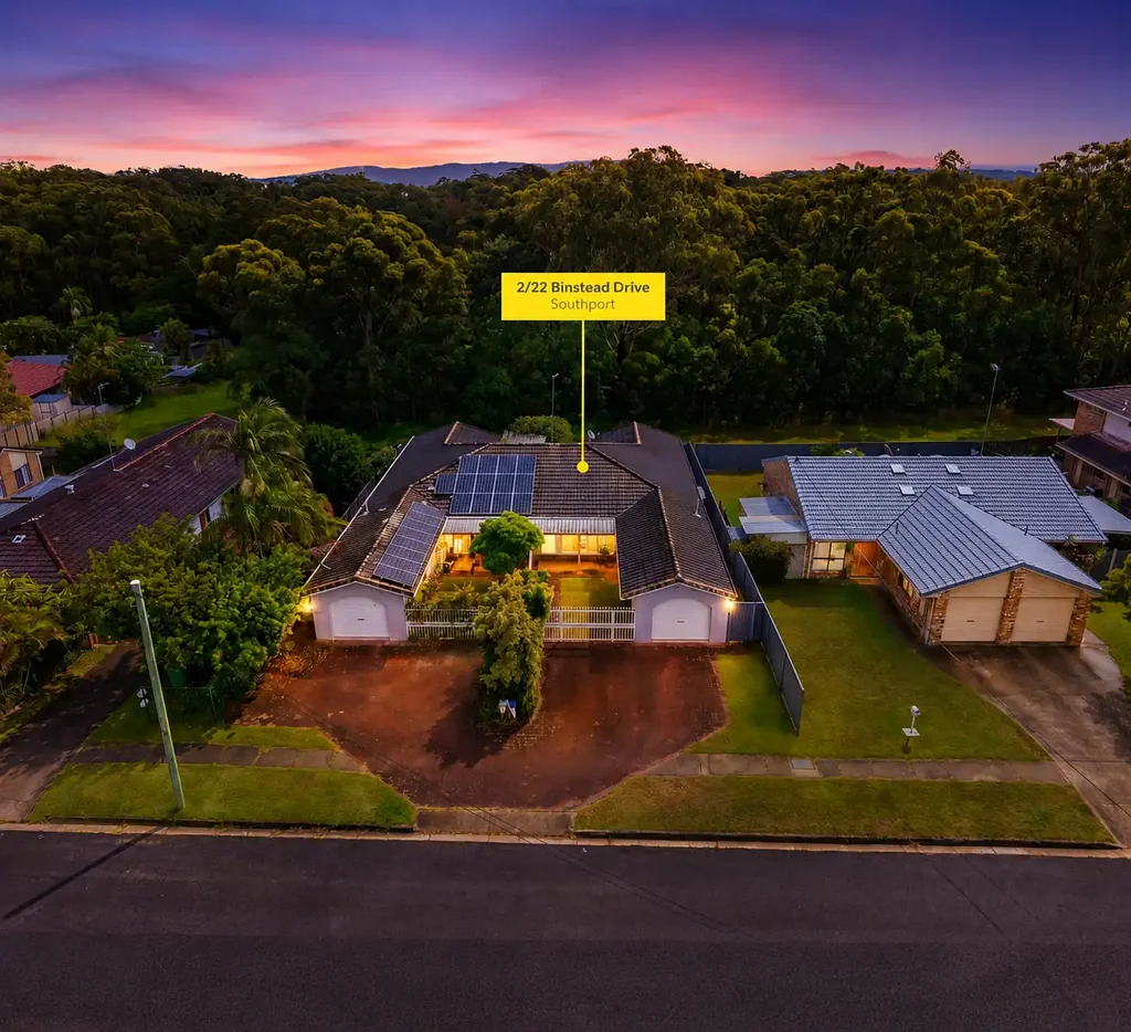Southport 3房  Blue Chip Duplex In Premier Location - Motivated Seller