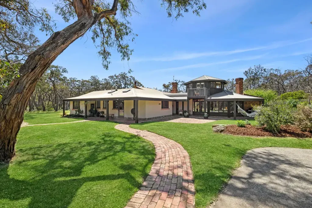 Bells Beach 4房  BELLS BEACH SANCTUARY – A COASTAL HOME DEFINED BY NATURE AND DESIGN